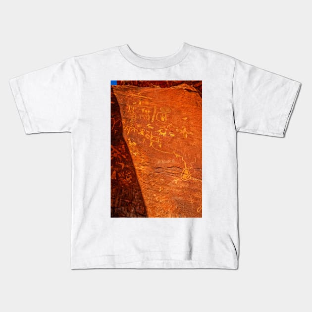 Petroglyphs at Valley of Fire State Park Kids T-Shirt by Gestalt Imagery